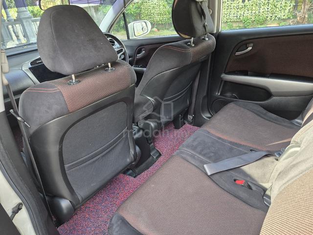 2011 Honda STREAM 1.8 I-VTEC RSZ FACELIFT (A) - 4