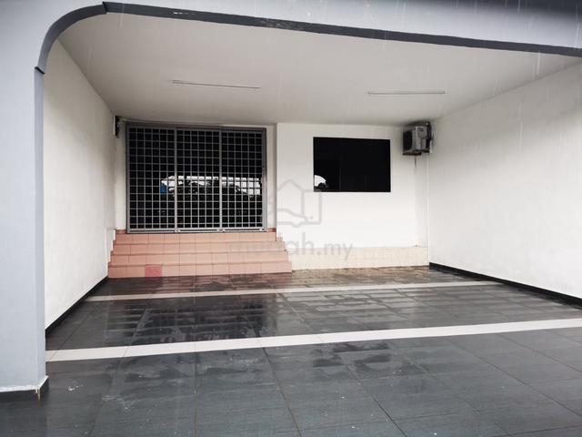 Large single storey terrace house for rent in Skudai Direct Onwer 1
