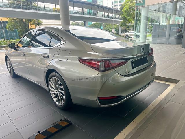 FSR 41k km 2023 Lexus ES250 2.5 LUXURY FACELIFT - 3