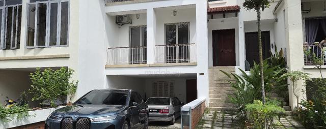 Newly renovated Sierramas, 3 storey hse 1