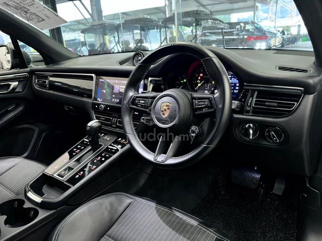 2023 Porsche MACAN T Huge Spec Panaromic Roof - 4