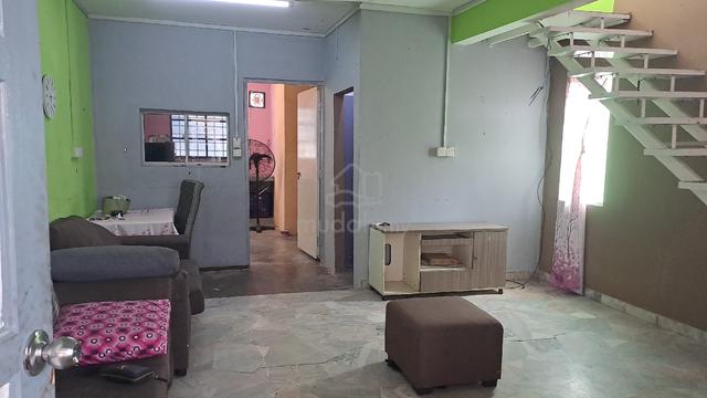 End lot House for Sale 1