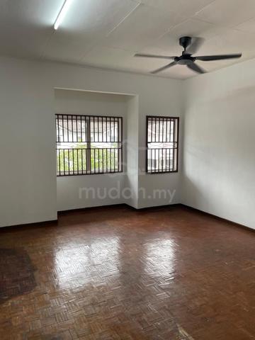 Double Storey Terrace Taman Pinggiran Senawang Seremban NS 1