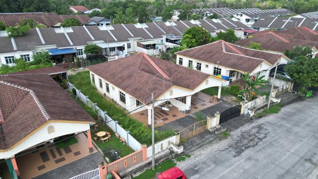 Facing Open + Freehold | Semi-d Setingkat Cherating Perdana, Kuantan 1