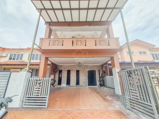 FULLY RENOVATED !! Double Storey Terrace Taman Harmoni, Kajang 1