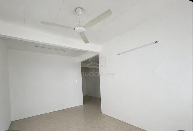 Single Storey Rent at Tmn Selamat Near Aeon Mall & morning market 1