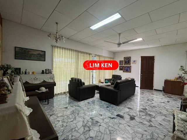 Jalan Jesselton 2-Storey Huge Bungalow, Georgetown (nice location) 1