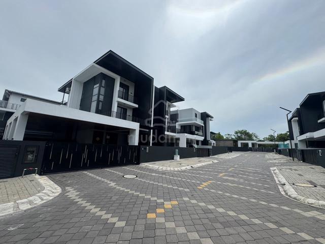 Taman Lume | Gated Guared | 3 storey semi D | Kolombong | KK City | 1