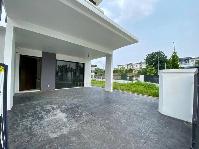 SPACIOUS CORNER LOT🔥 2-Storey Lena Residence, Alam Impian, Shah Alam 1