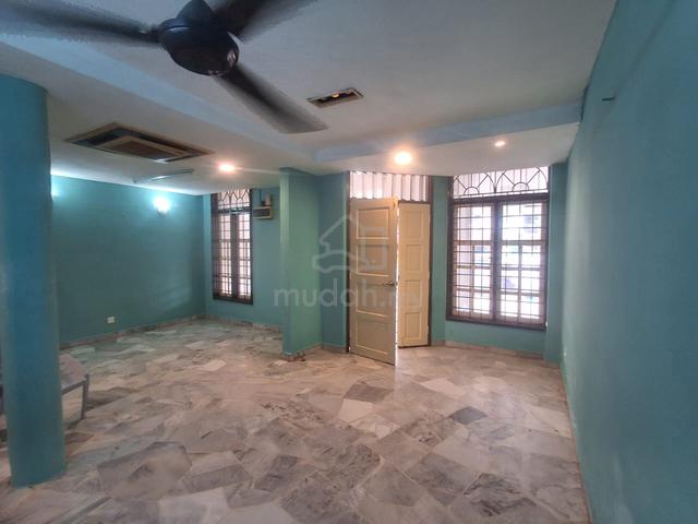 Bandar Kinrara 2 For Rent Newly Painted Partially Furnished 1