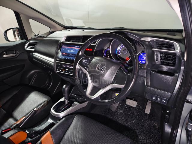2015 Honda Jazz 1.5 V Full Spec 5-Years Warranty - 4