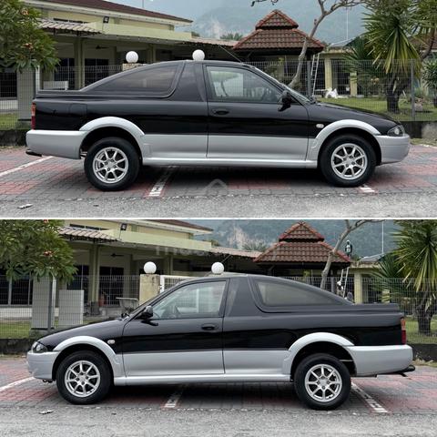 ONE OWNER & RARE 2002/03 Proton Arena FASTBACK (M) - 5