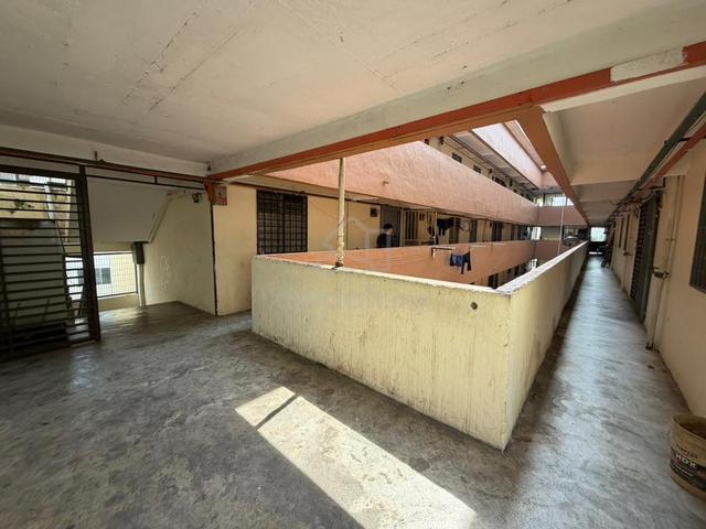 Taman Seruling Emas Flat 1