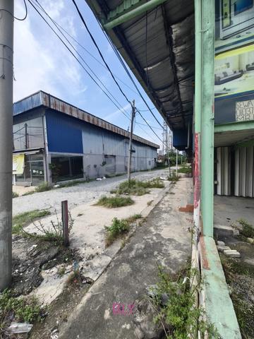 For Rent Meru Klang light Warehouse Facing Mainroad 1