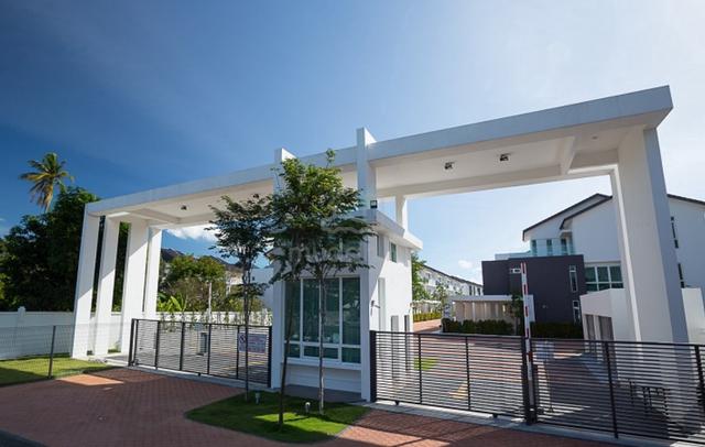3 Storey Gated/Guarded Renovated Terrace House Taman Selayang Oren 1