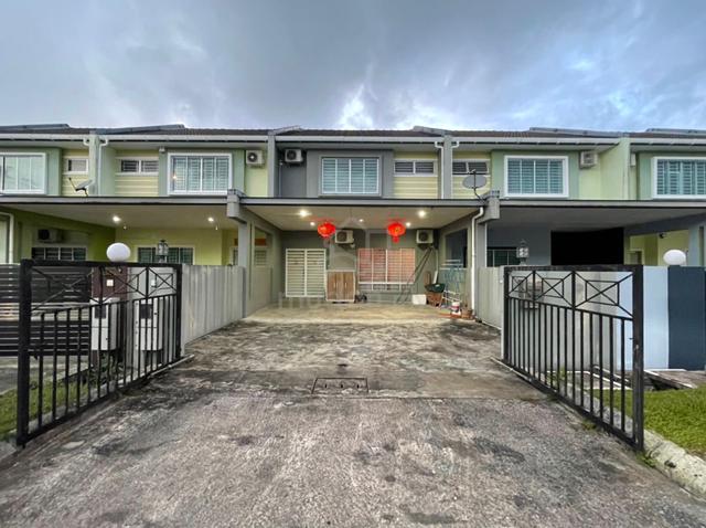Furnished and well maintained Double Storey House at Uni Garden 1