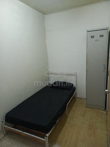 Bilik untuk Disewa 1