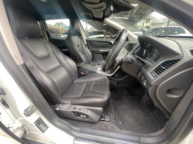 Volvo XC60 2.0 T5 DRIVE E F/lift (A) K/less E/seat - 5