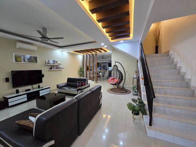 [Renovated] 2 Storey House Taman Camelia Saujana Rawang 1