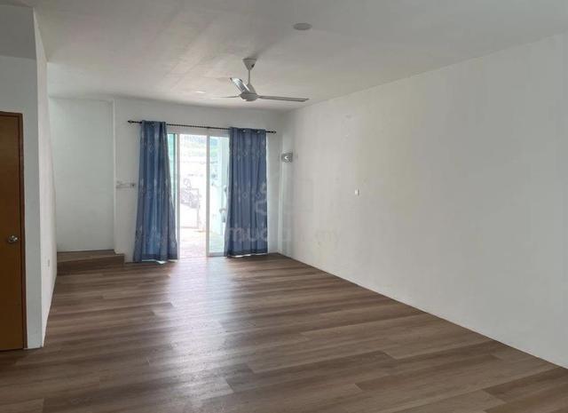 Jalan tun Hussein onn double storey for Rent 1