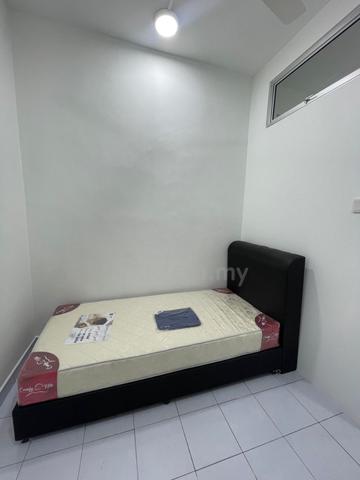 Bandar Kinrara 5 Room | Female Only | All Utilities Included 1
