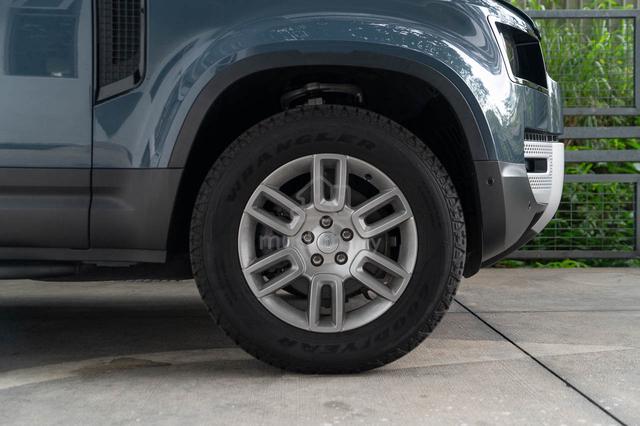 Land Rover Defender P300 2022 Unreg Tasman Blue - 3