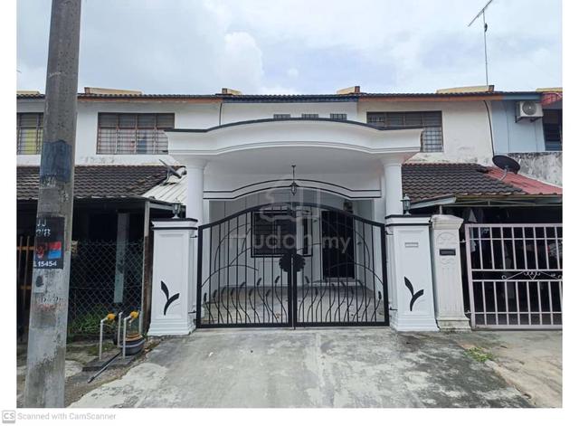 Double Storey Jalan Berlian / Bandar Ulu Tiram- New Renovation 1