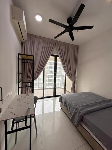 Danga Bay Room For Rent Available to Choose 1