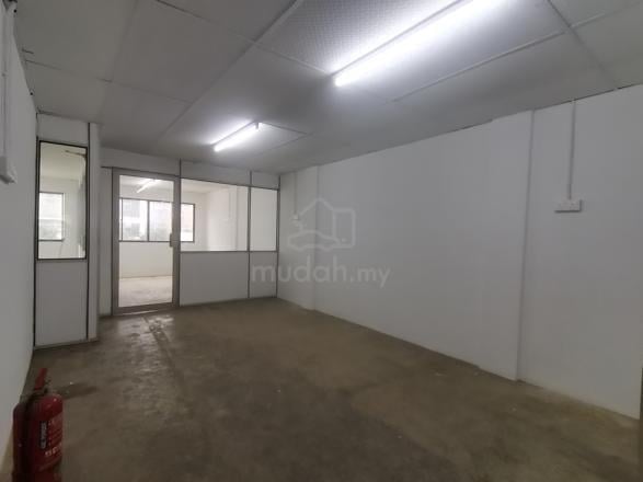 【Main Road】 1st Floor Shop Office with partition, Kawasan 18 Klang 1