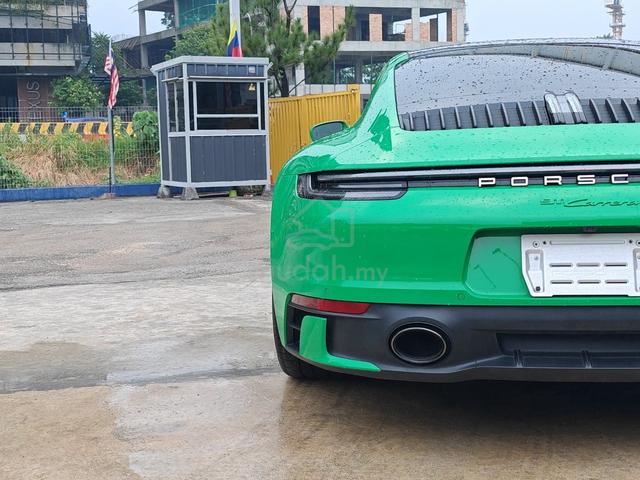 2022 Porsche Carrera 3.0 911 (992) PYTHON GREEN - 5