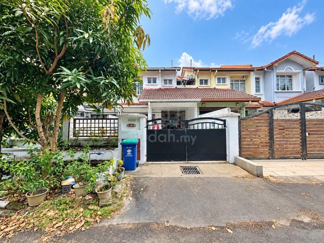 FACING OPEN - EXTENDED 2-storey Terraced House Putra Permai Seksyen 10 1