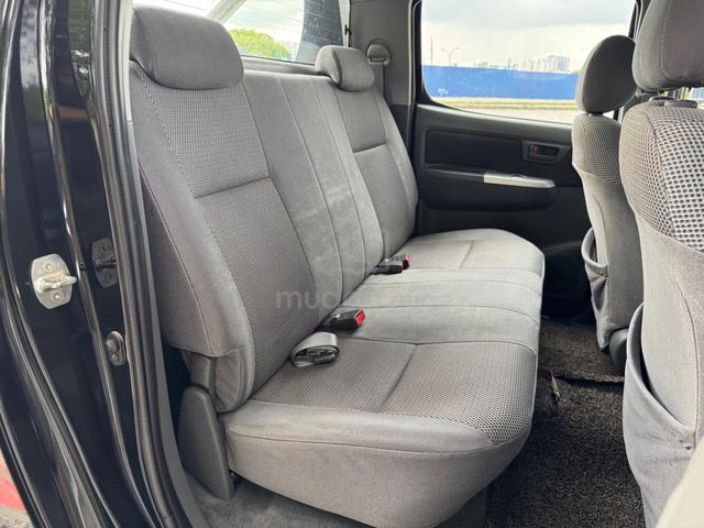Toyota HILUX 2.5 G VNT FACELIFT (A) 4X4 [WARRANTY] - 4