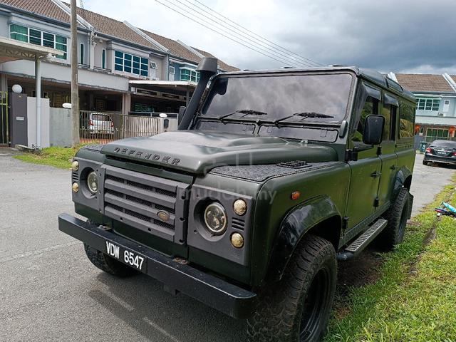 2002 Land Rover DEFENDER 2.5 110SW (M) - 1