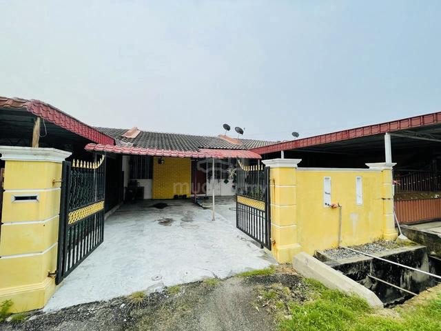 FACING OPEN TAMAN PAROI JAYA Single Storey Terrace For Sale 1