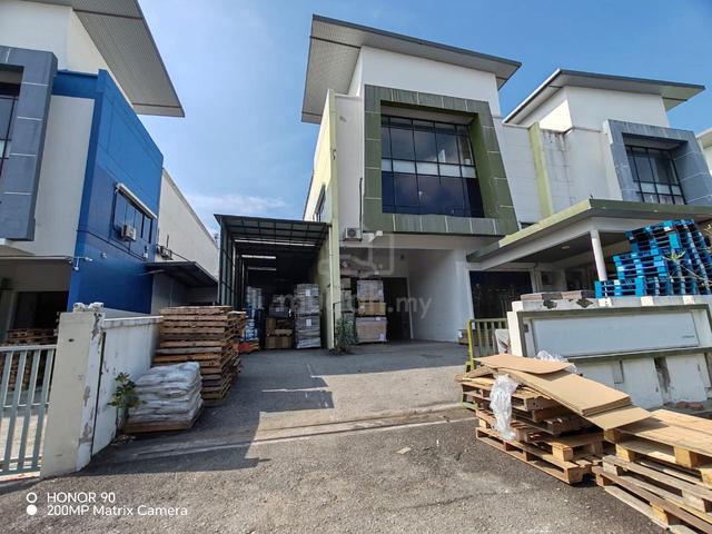 3-Stry Factory with Office/ Warehouse for Sale Beranang, Semenyih 1