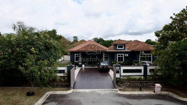 10000sqft Bungalow Fully Renovated Corner Lot Idaman Villa Sendayan 1
