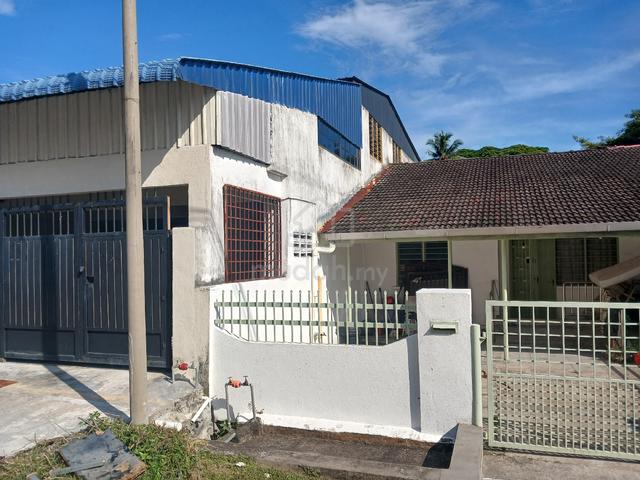 House at Centre of the Main Town 3