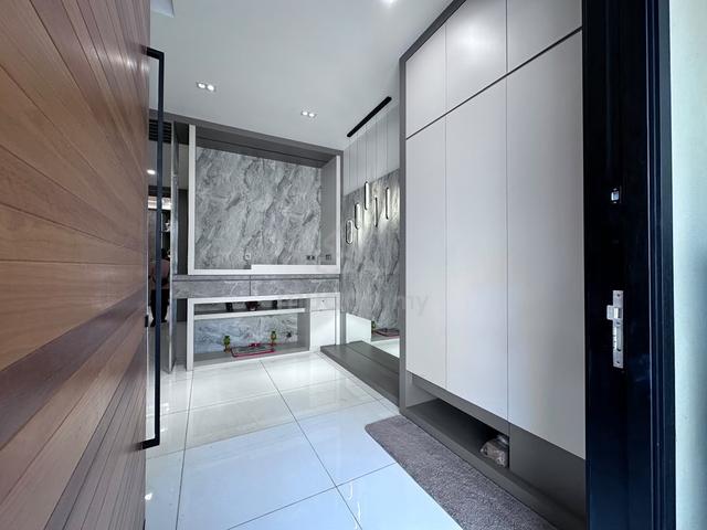 [SALES] KARISMA HILL SERI KEMBANGAN Taman equine PRIVATE POOL LIFT 1