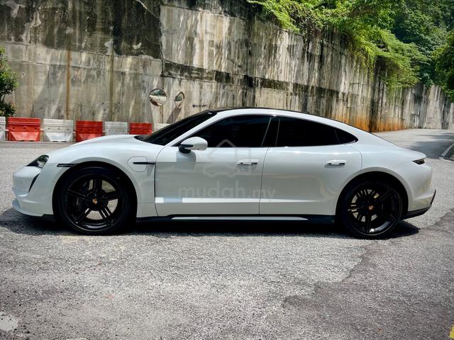 2020 Porsche TAYCAN 10.0 TURBO DD (A) - 4