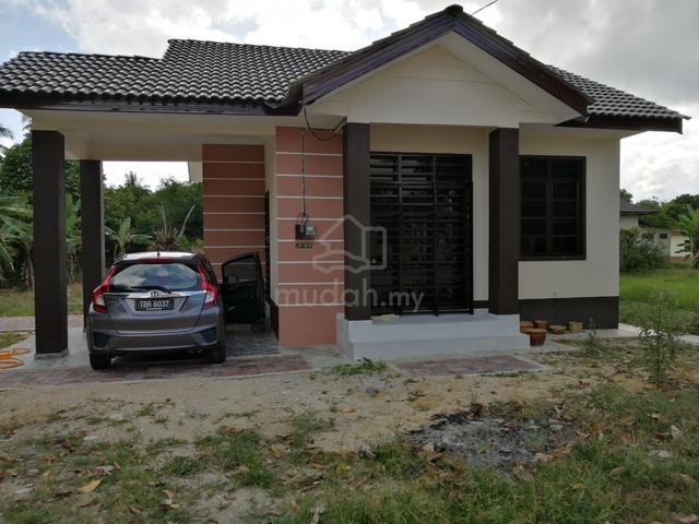Rumah dengan tanah untuk jual 1