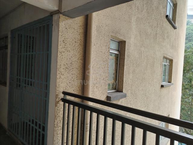 Perdana Exclusive Condo 1