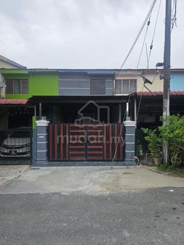Taman Bukit Kempas / Johor Bahru / Johor 1