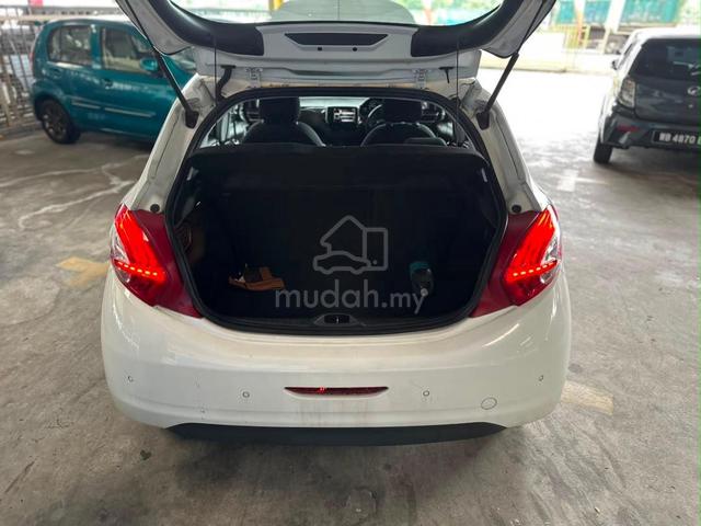 2013 Peugeot 208 1.6 VTI ALLURE (A) - 2