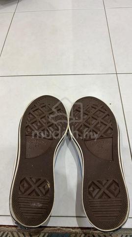 converse - photo 4 of 6