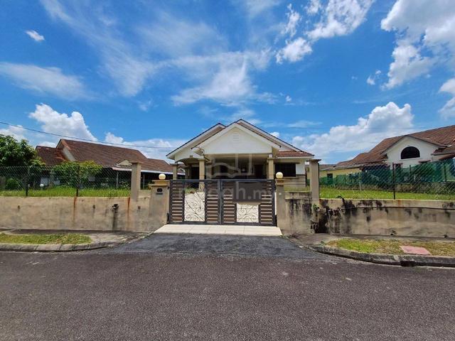 Rumah Untuk Dijual- Banglo Setingkat Taman Bukit Bayu, Sungai Lalang 1