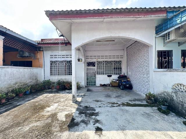 BELOW MARKET | Rumah Teres Setingkat di Taman Semarak II, Nilai 1