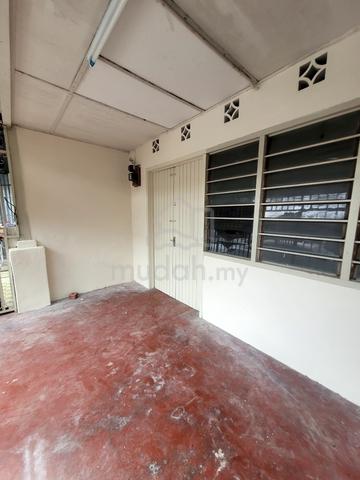 Lebuh Peking,  Off Lebuh Tye Sin, 1.5 storey terrace for rent, Penang 1