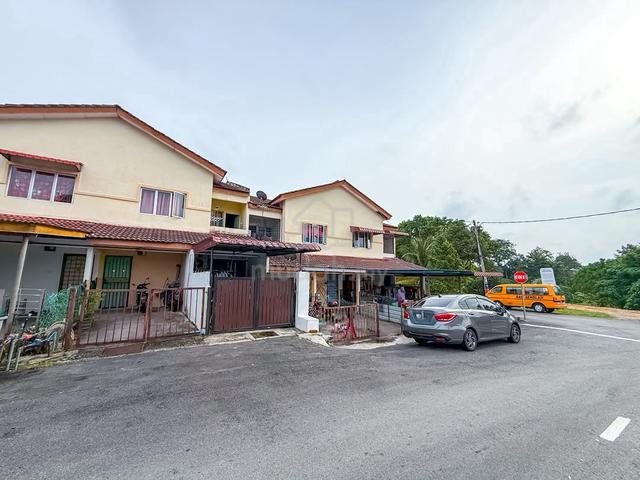 Townhouse Ada Extra Parking Space Sebab Dekat Dengan Jalan Mati 1