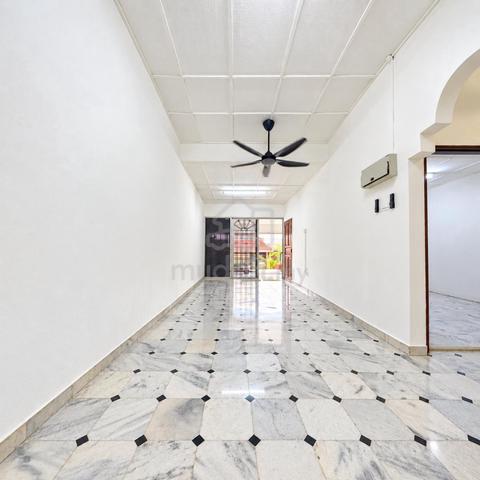 20x80 Non BumiLot Fully Extended Taman Bukit Kuchai Puchong 1