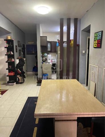 Sri Gotong Apartment 1
